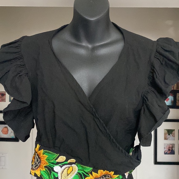 Hecho Mexico True Wrap Crop Top Womens M Sunflower Embroidery Prarie Cottagecore - Picture 3 of 11